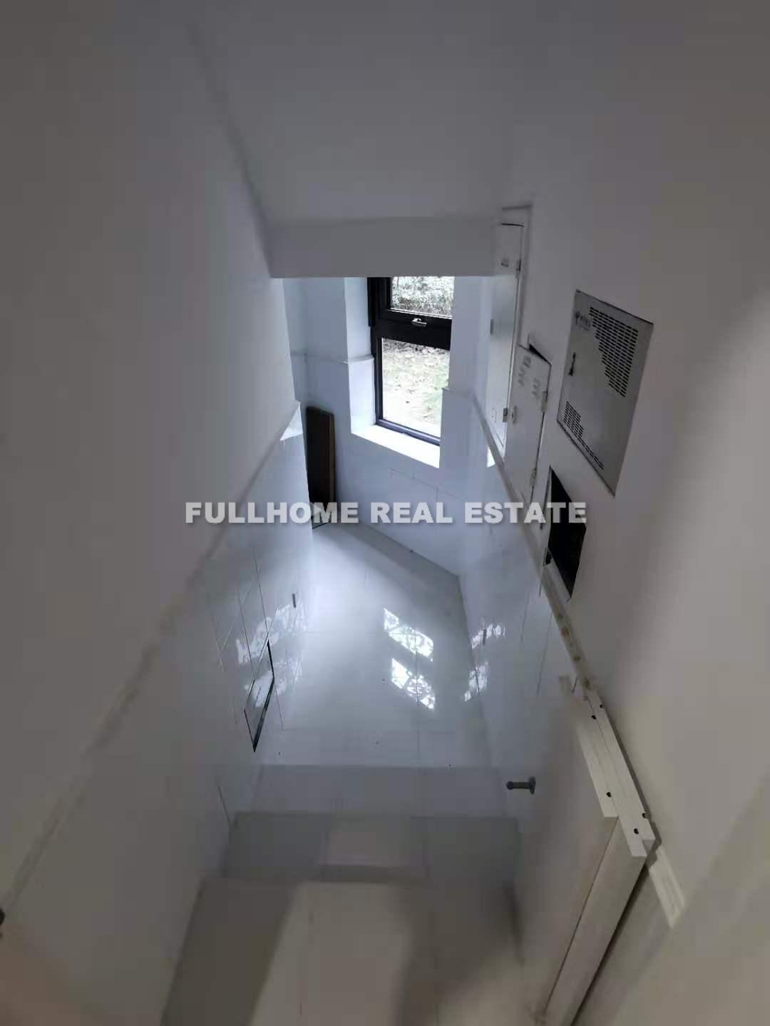 Green Valley Villas for Rent - 4 Brs, 210 sqm 55000 RMB/Month 