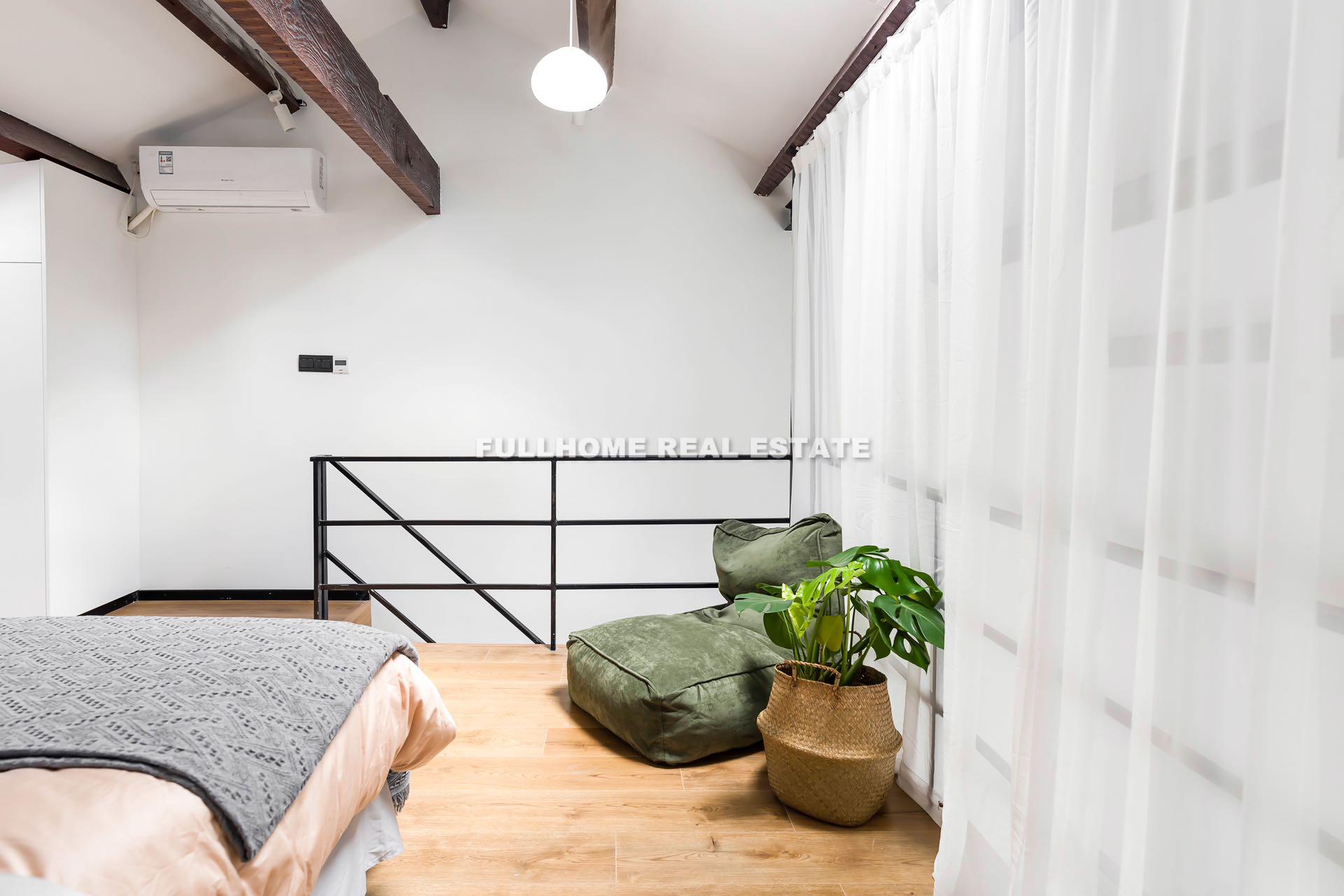 Lane 1000-1500 Xinzha Road Old House	 - Interior view 3, Shanghai rental property